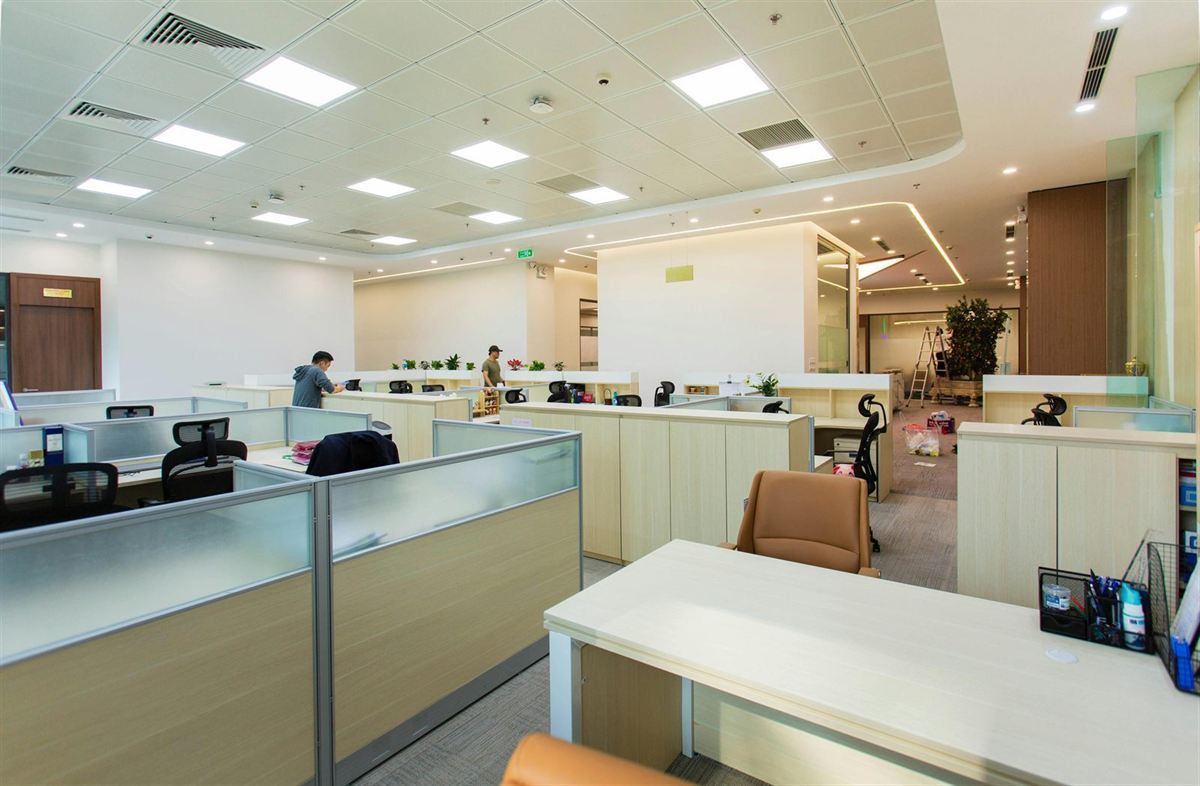 Sauberes modernes Büro nach Profi-Reinigung